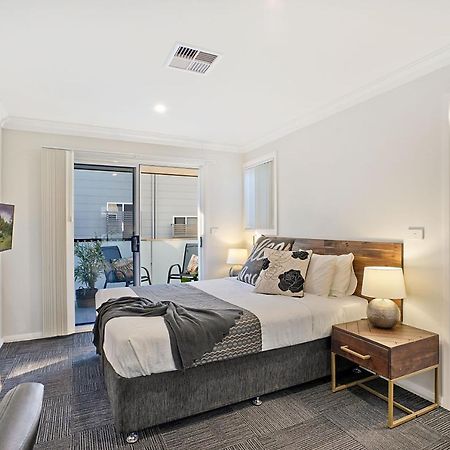 Newcastle Short Stay Accommodation - Birmingham Garden Townhouses Esterno foto